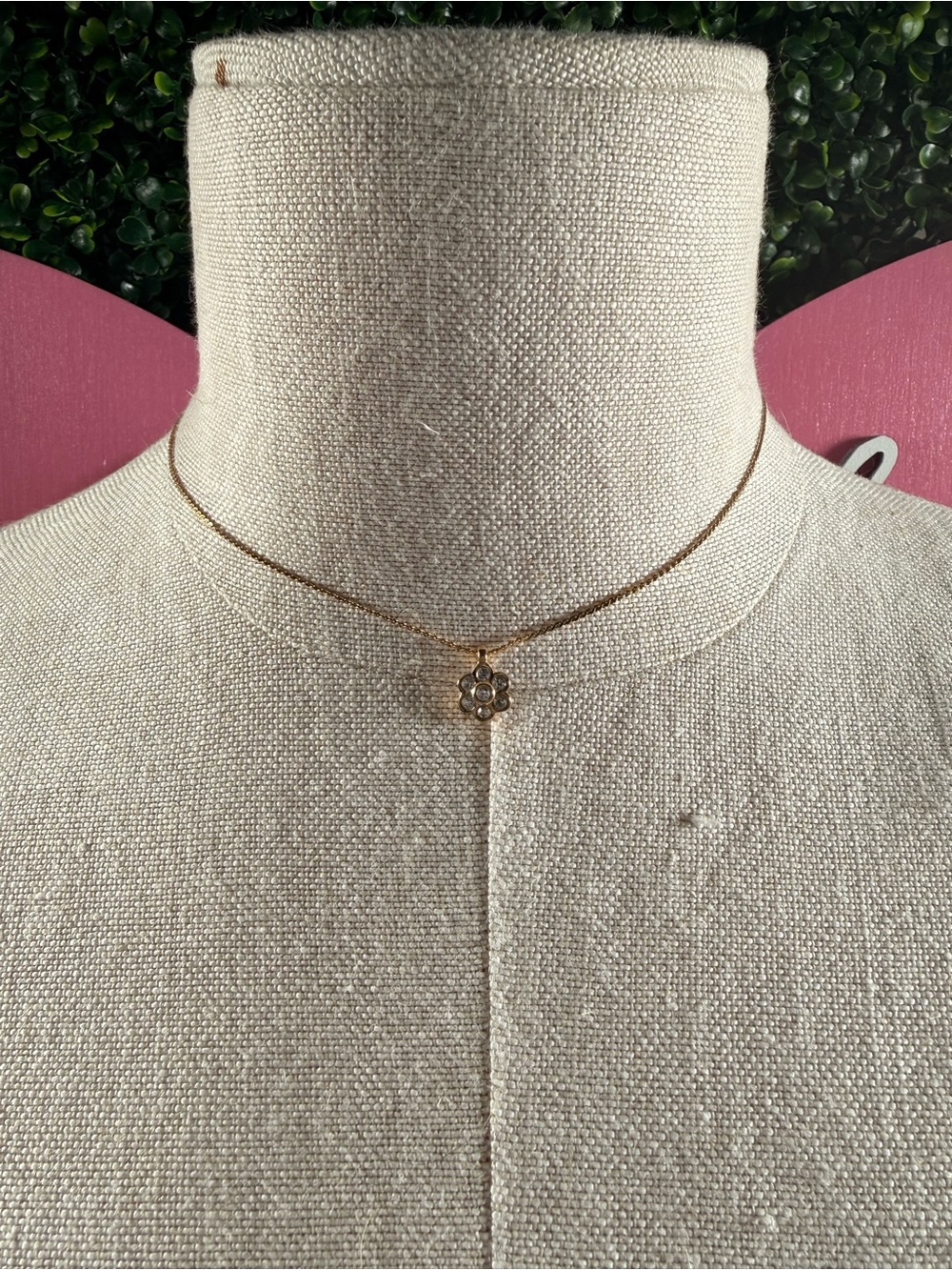 AUTHENTIC CHRISTIAN DIOR Delicate Gold Flower Pendant Choker Necklace